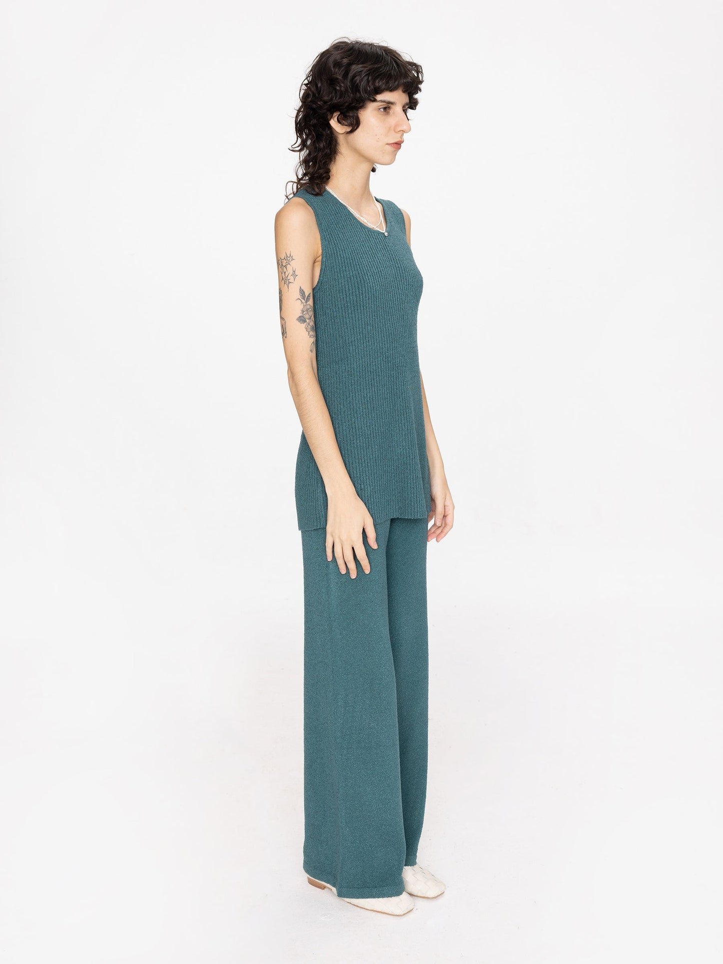 Sleeveless Slitted Thin Knit Top