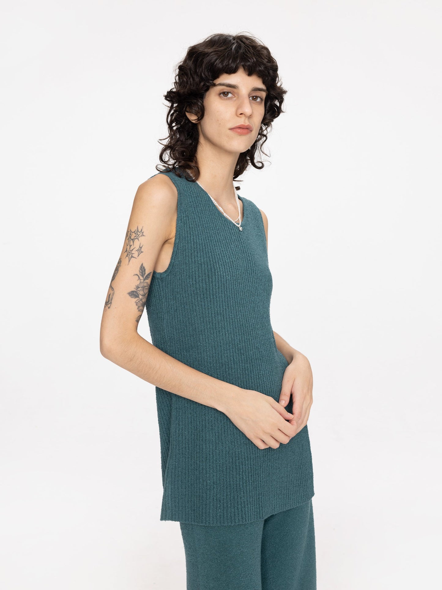 Sleeveless Slitted Thin Knit Top