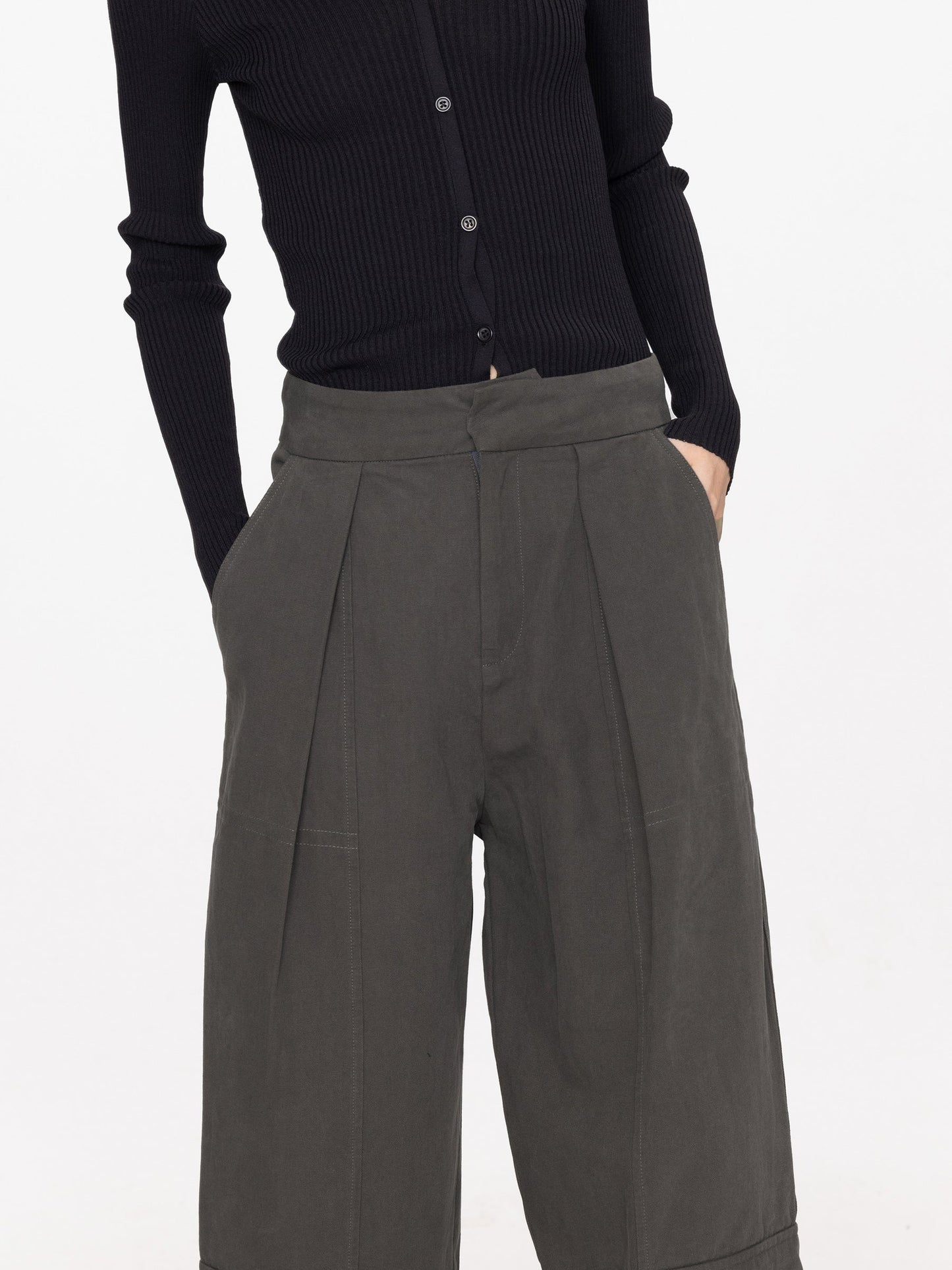 Pleat Cargo Trousers