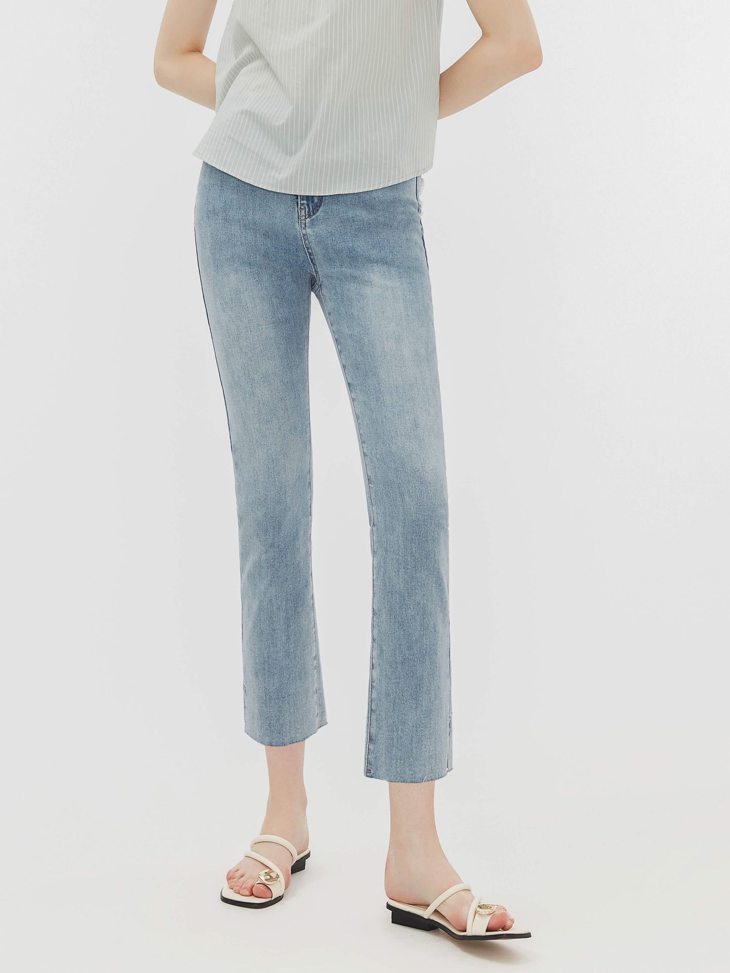 Side Slit Frayed Skinny Fit Jeans