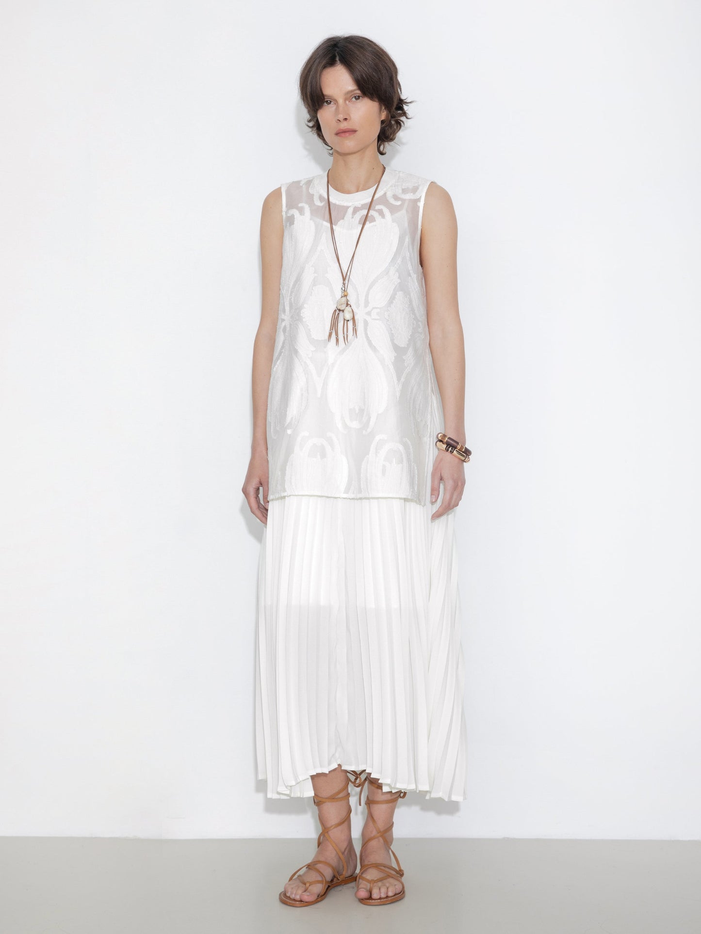 Sheer Patterned Sleeveless Pleated Skirt