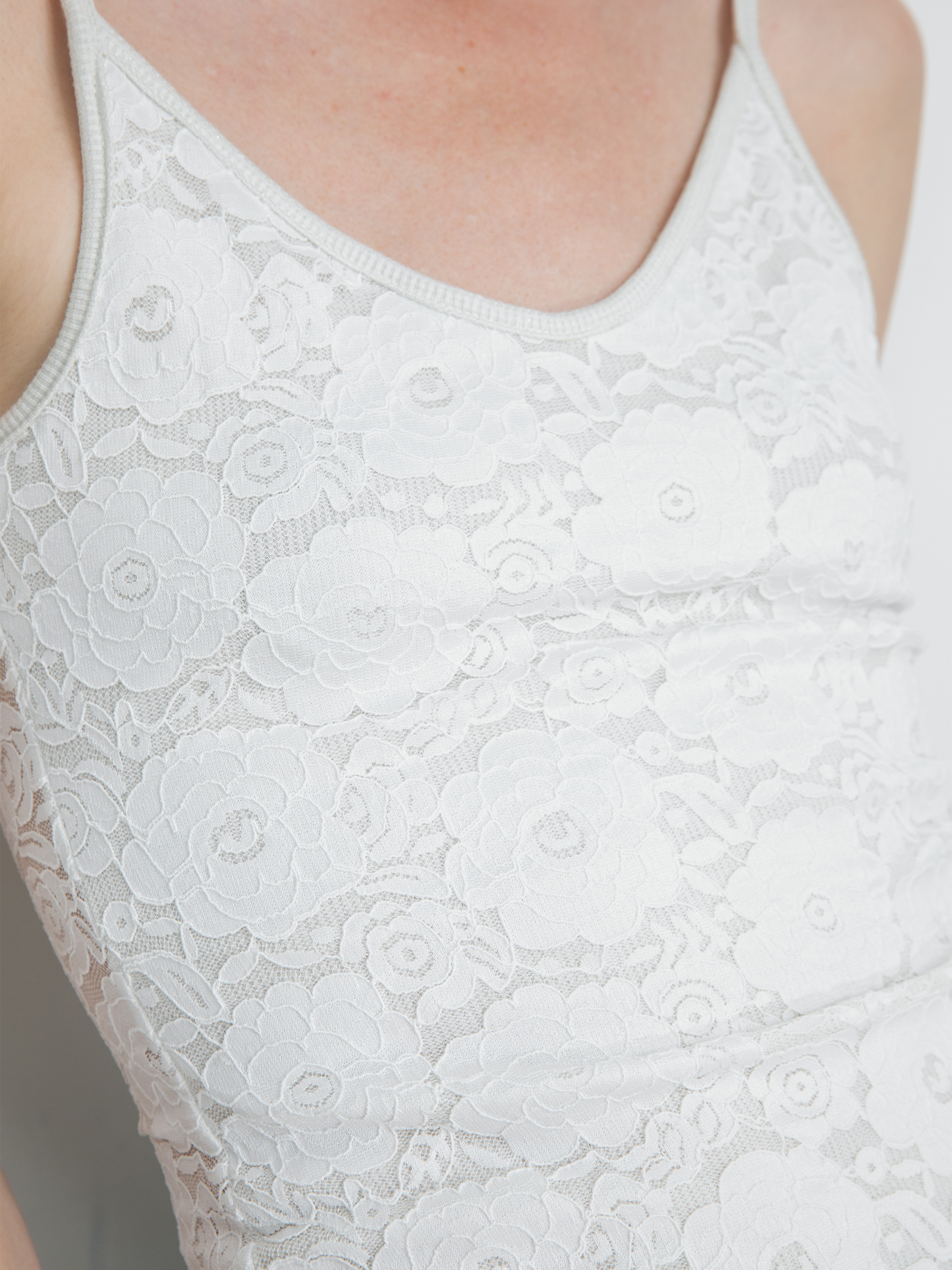 Lace Slim-Fit V-Neck Cami Top