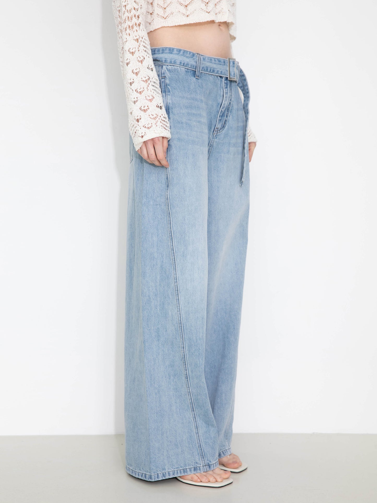 Wide-Leg Straight Jeans with Belt