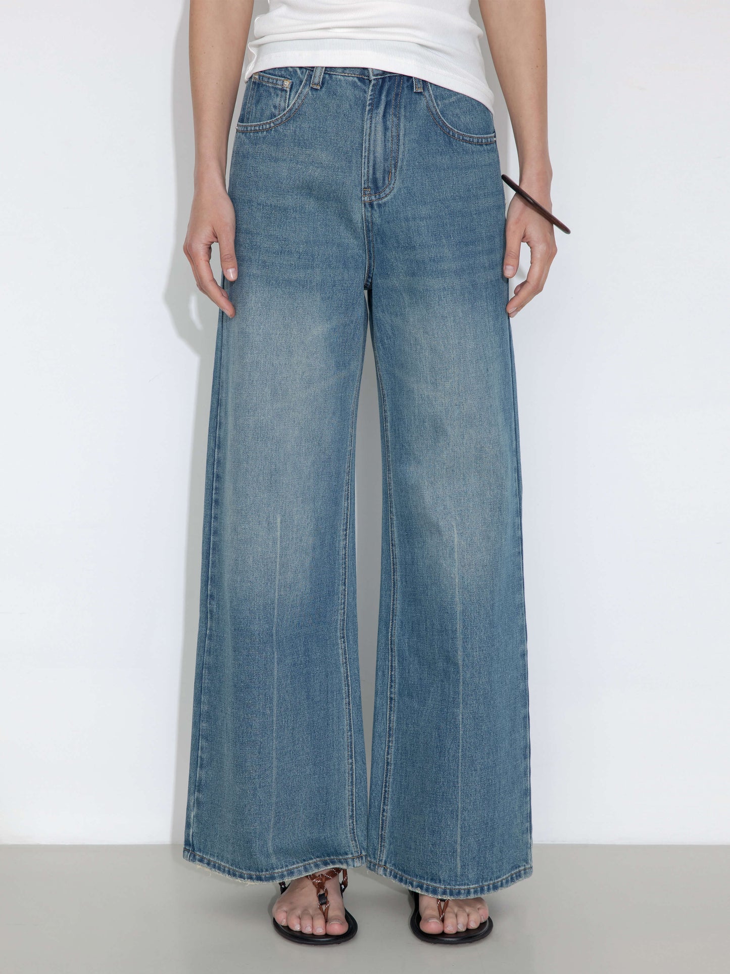 Loose-Fit Flared Vintage Jeans