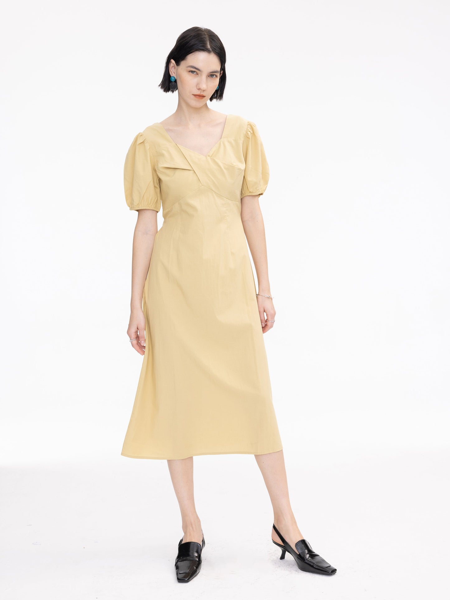 Sweetheart Neckline Puff Sleeve Midi Dress