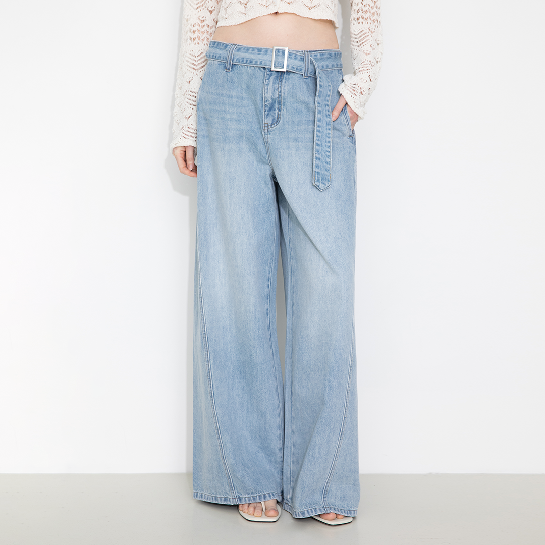 Wide-Leg Straight Jeans with Belt