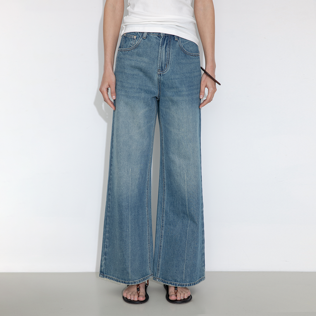Loose-Fit Flared Vintage Jeans