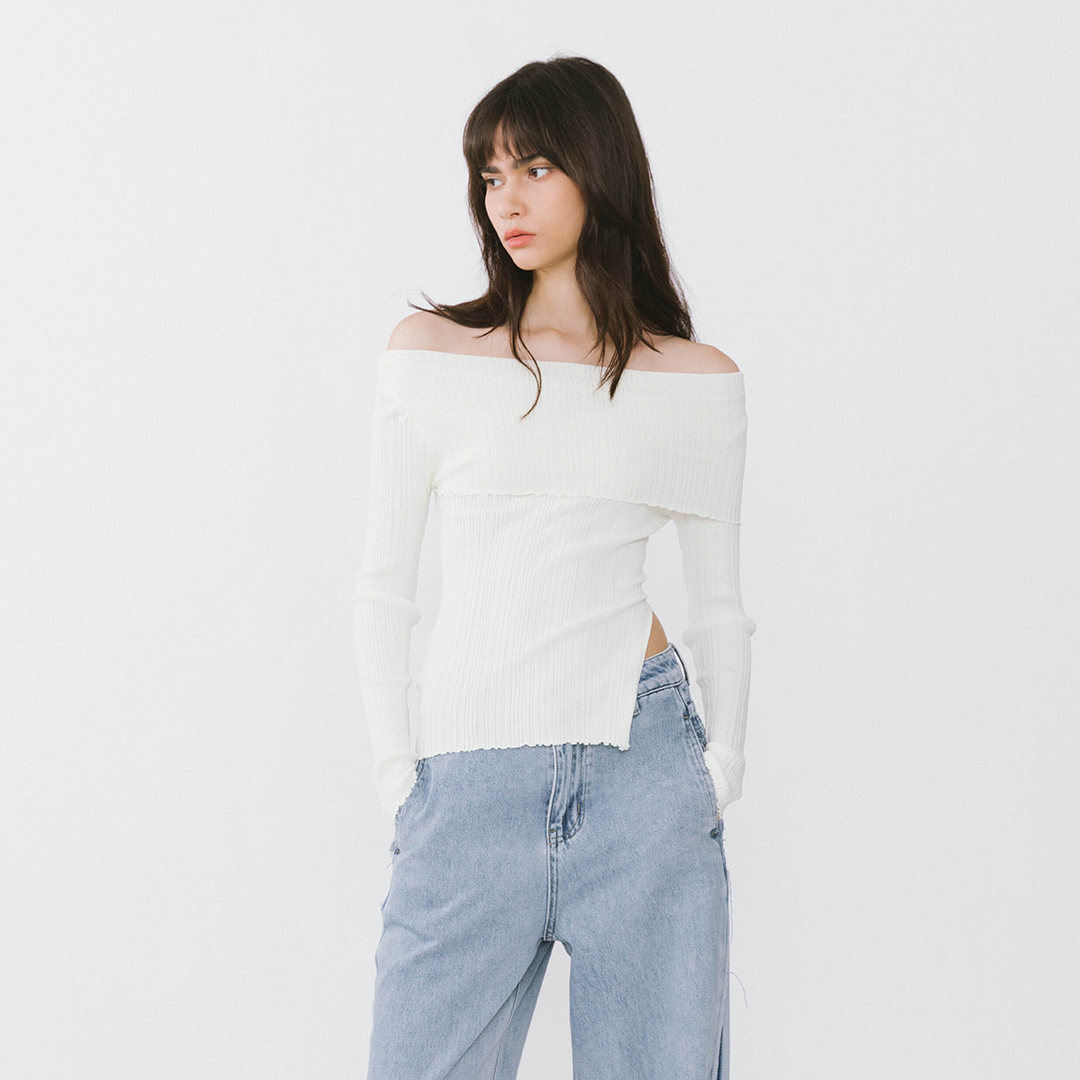 Off-Shoulder Long Sleeve Fitted Top