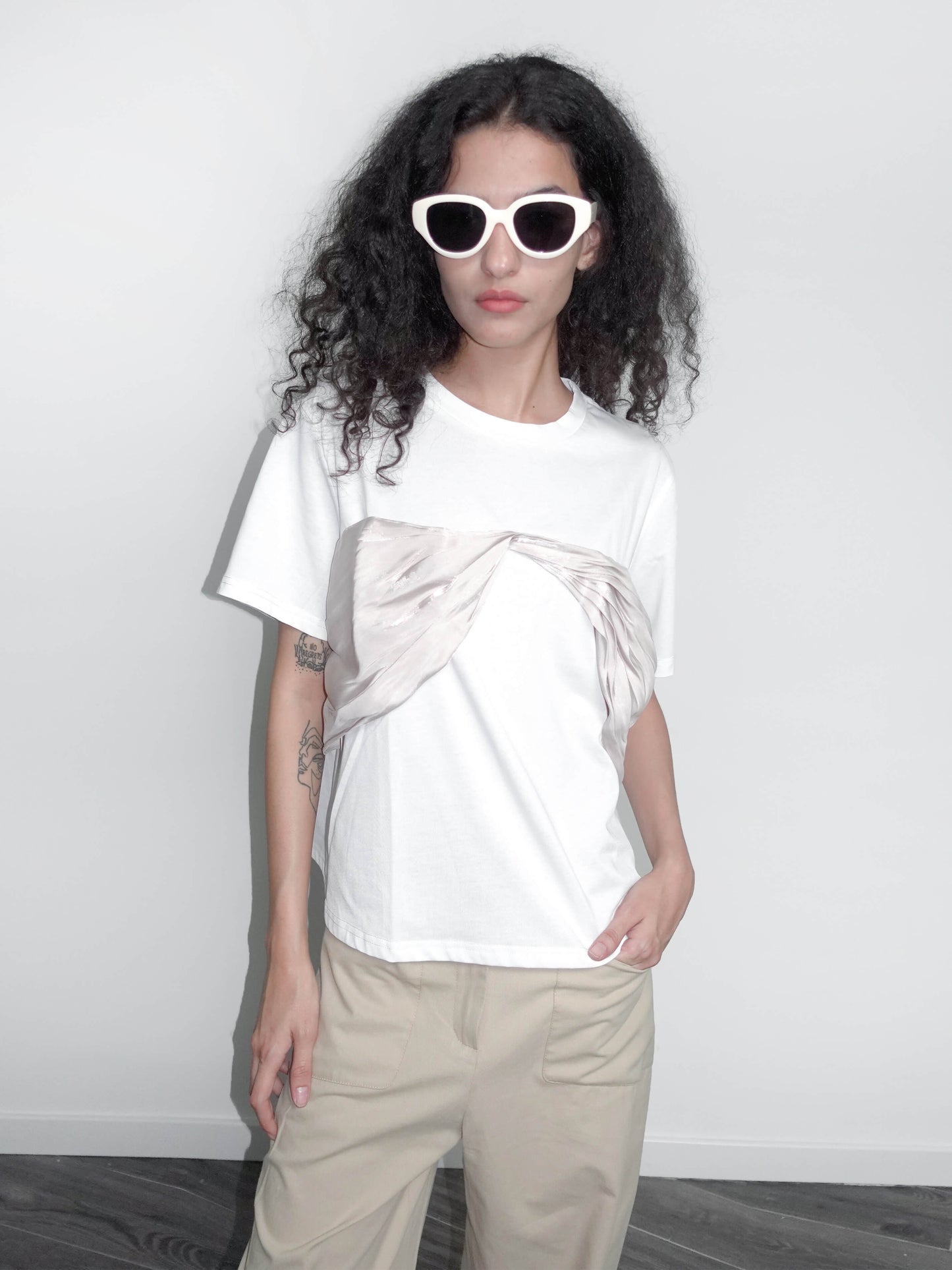 Contrast Color 3D Bow Casual T-shirt