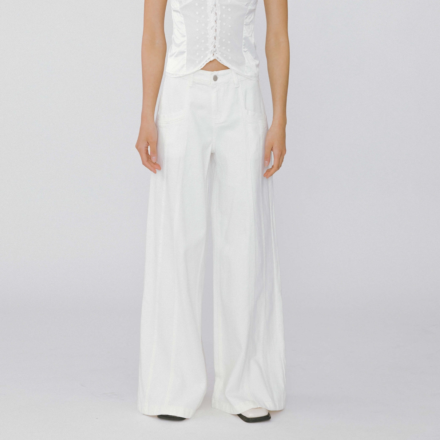 Front Stitch Wide Leg Jeans