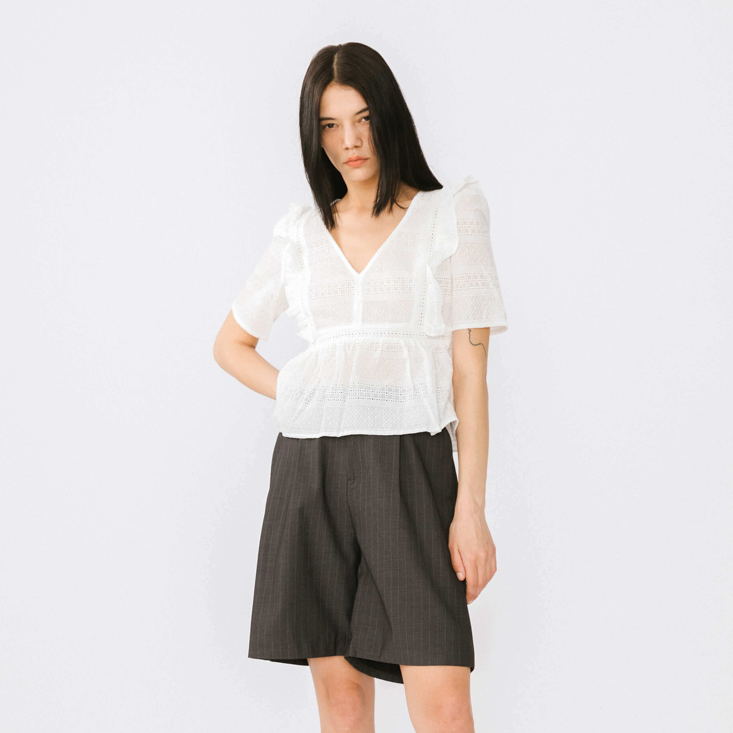 Vintage V-neck Lace T-shirt